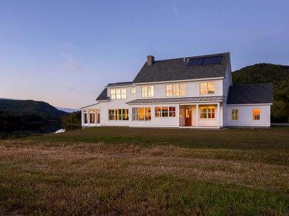 Honor Award: River House, Orford, New Hampshire . Photo: Carolyn Bates Photography